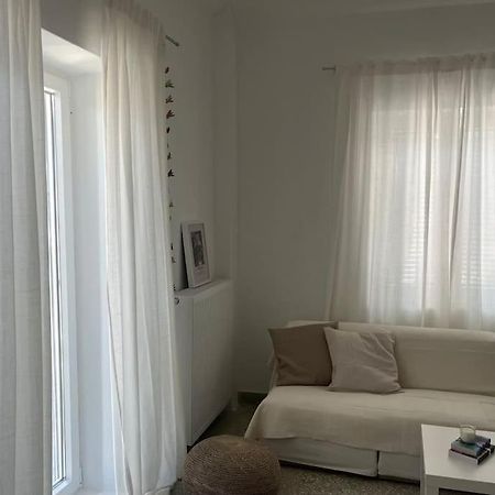 Cozy, Spacious, Newly Renovated Flat In Adamas מראה חיצוני תמונה