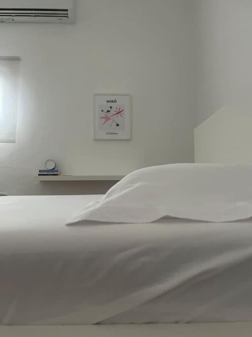 Cozy, Spacious, Newly Renovated Flat In Adamas מראה חיצוני תמונה