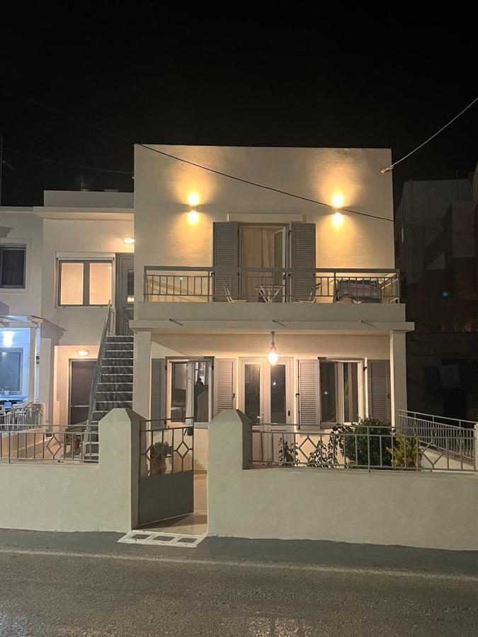 Cozy, Spacious, Newly Renovated Flat In Adamas מראה חיצוני תמונה